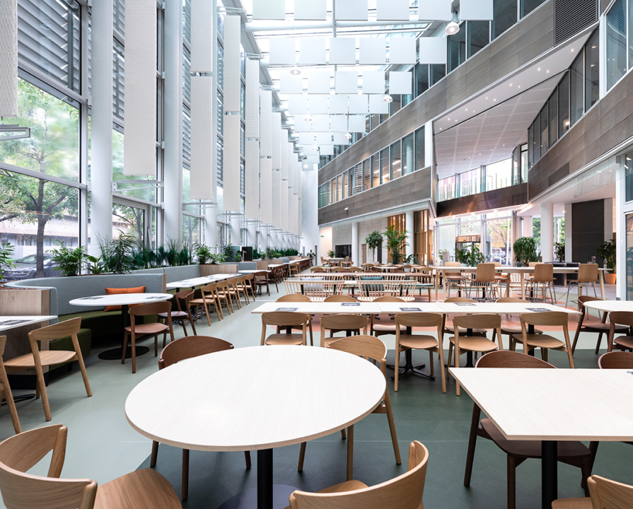 L'Atrium, au siège social des Laboratoires Roche. Design Saguez & Partners. 